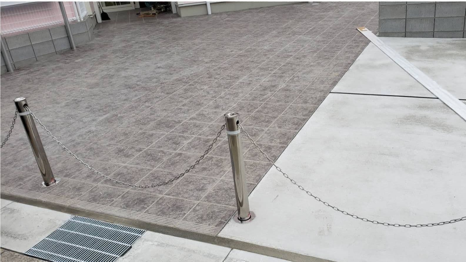 駐車場ポール設置 豊明市 | 豊明市でエクステリア工事ならイズ美