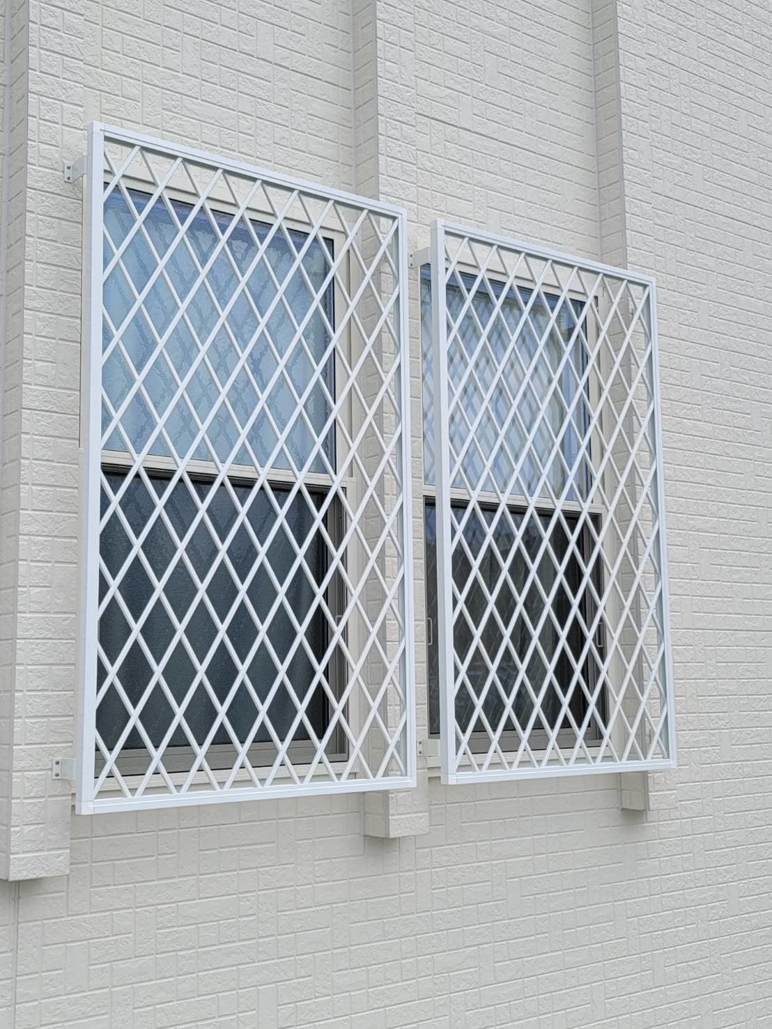 面格子設置 | 豊明市のエクステリア工事ならイズ美