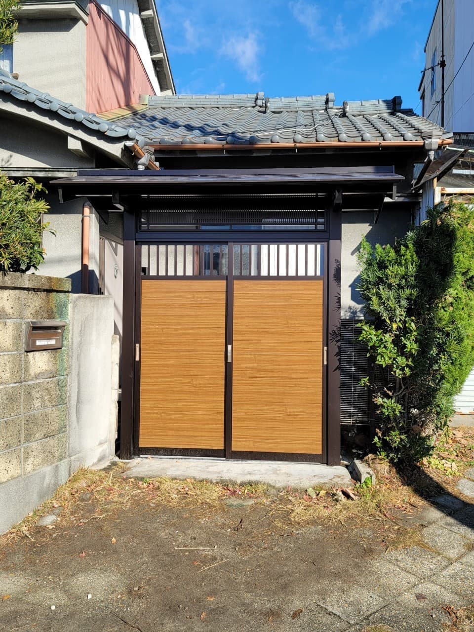 門の設置 | 豊明市のエクステリア工事ならイズ美