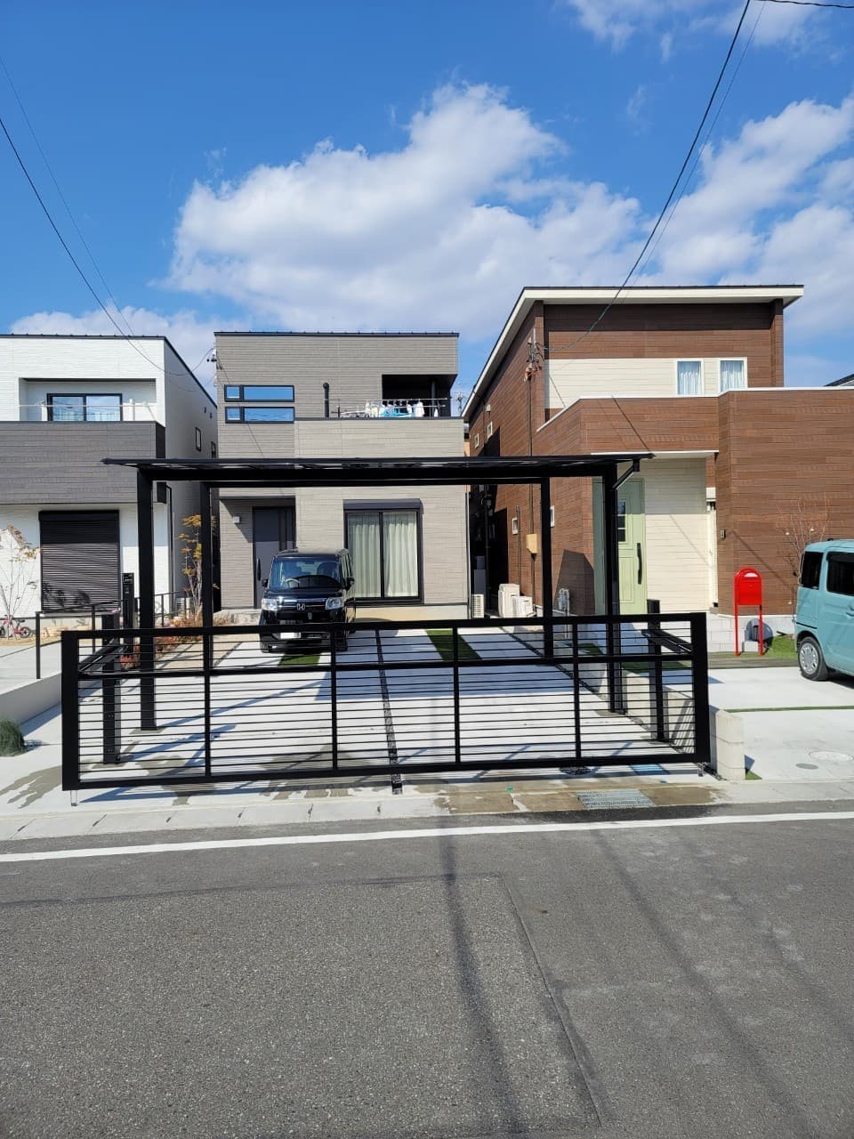 跳ね上げゲート・カーポート設置 | 豊明市のエクステリア工事ならイズ美