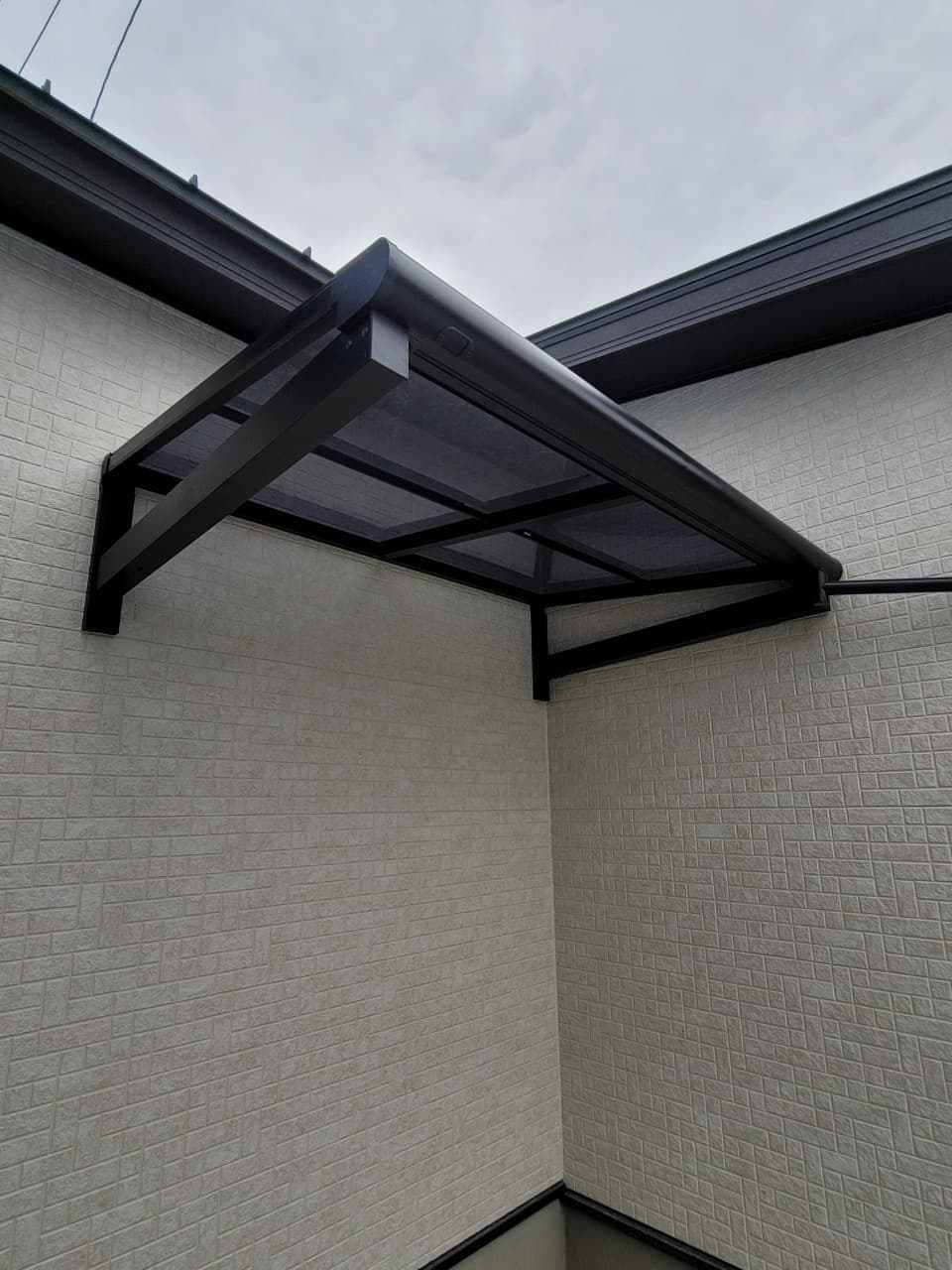 庇屋根設置 | 豊明市のエクステリア工事ならイズ美
