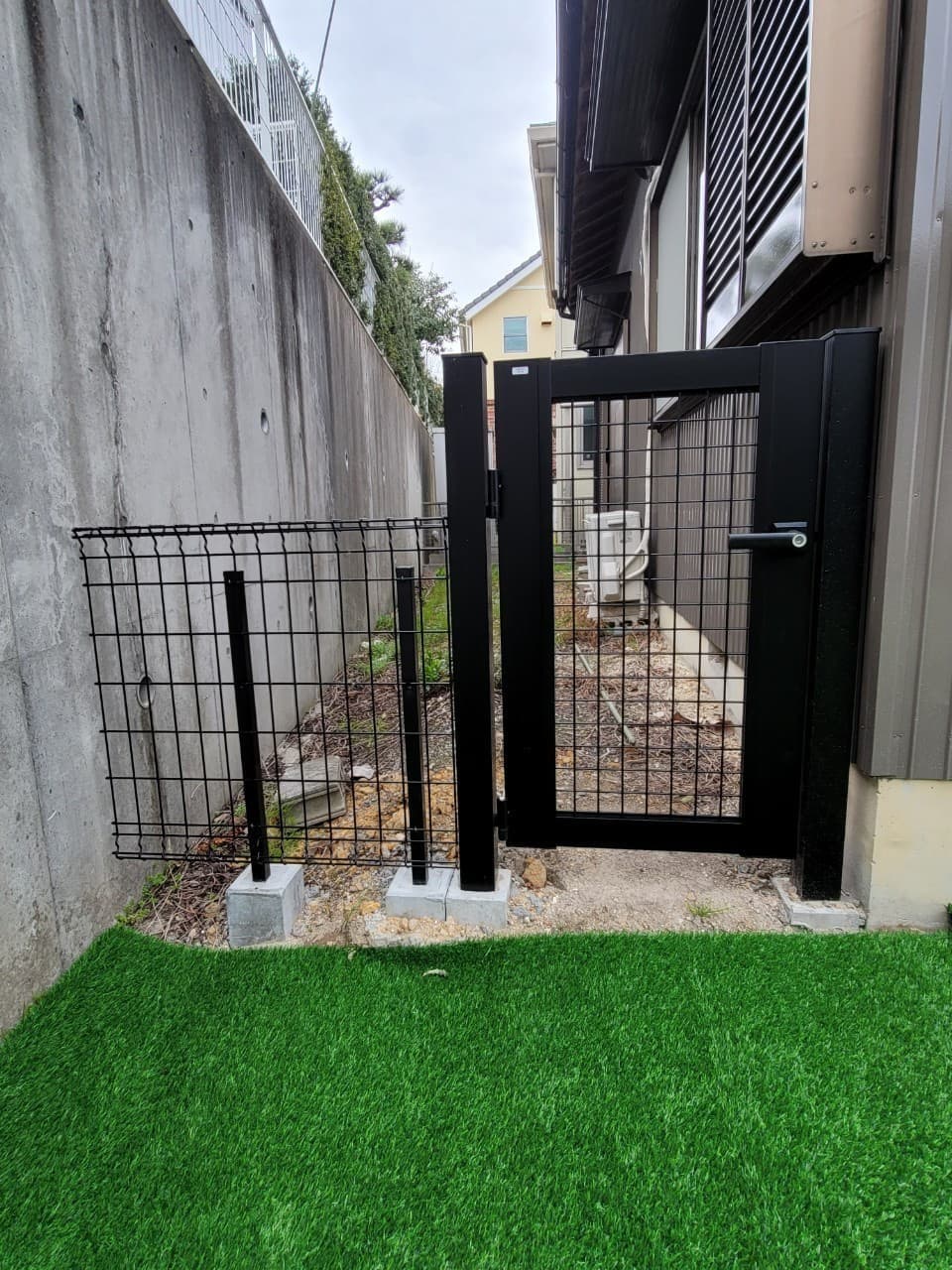 門扉・メッシュフェンス設置 | 豊明市のエクステリア工事ならイズ美